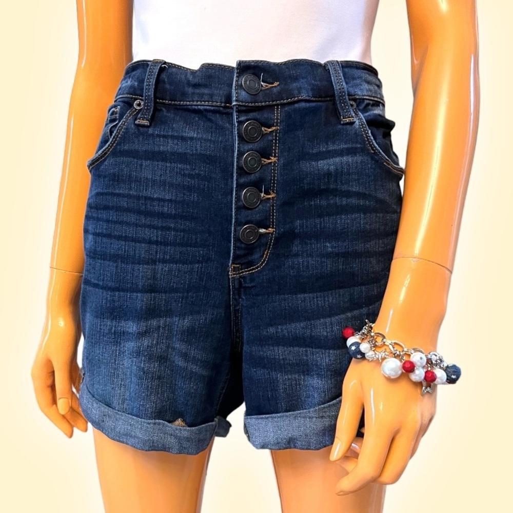 MUDD Denim Jeans Shorts Mid Rise Midi Juniors Plus Size with Stretch